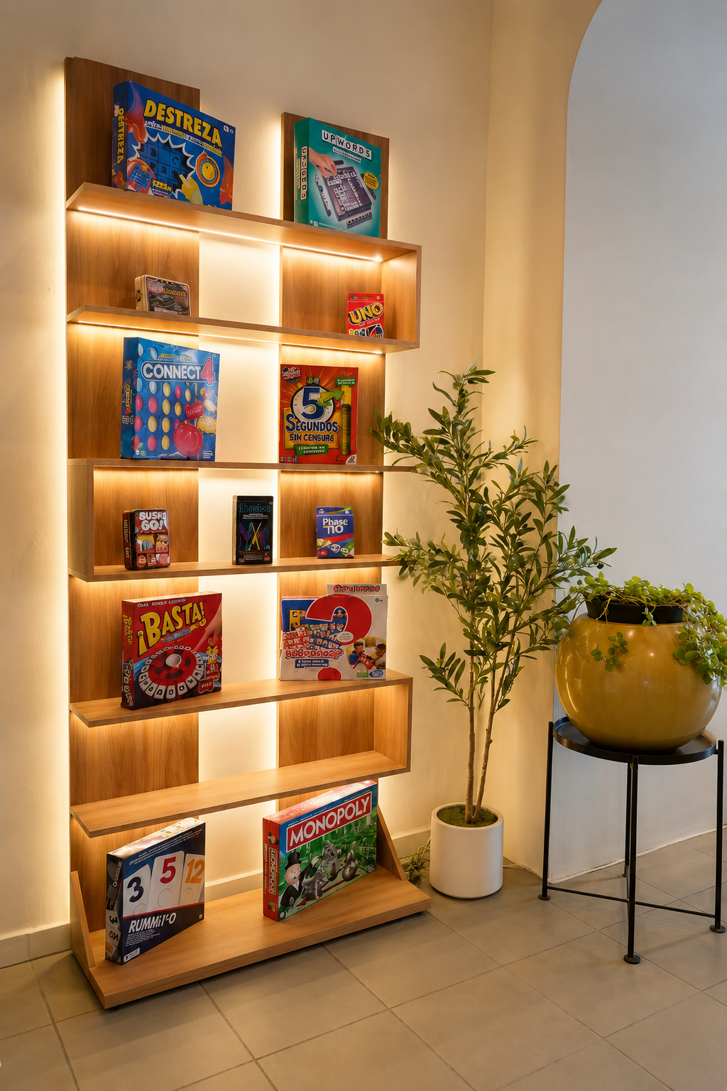 Repisa con juegos de mesa en Alere